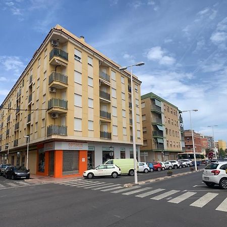 Alquilo Hermoso Apartamento En La Paradisiaca Oropesa Del Mar, 2Habitaciones, 1 Bano, Cocina, Salon, Aire Acondicionado Y Balcon A 400 Metros De La Playa Morro De Gos, Muy Cerca De Supermercados, Comercios Y Bares Exterior foto