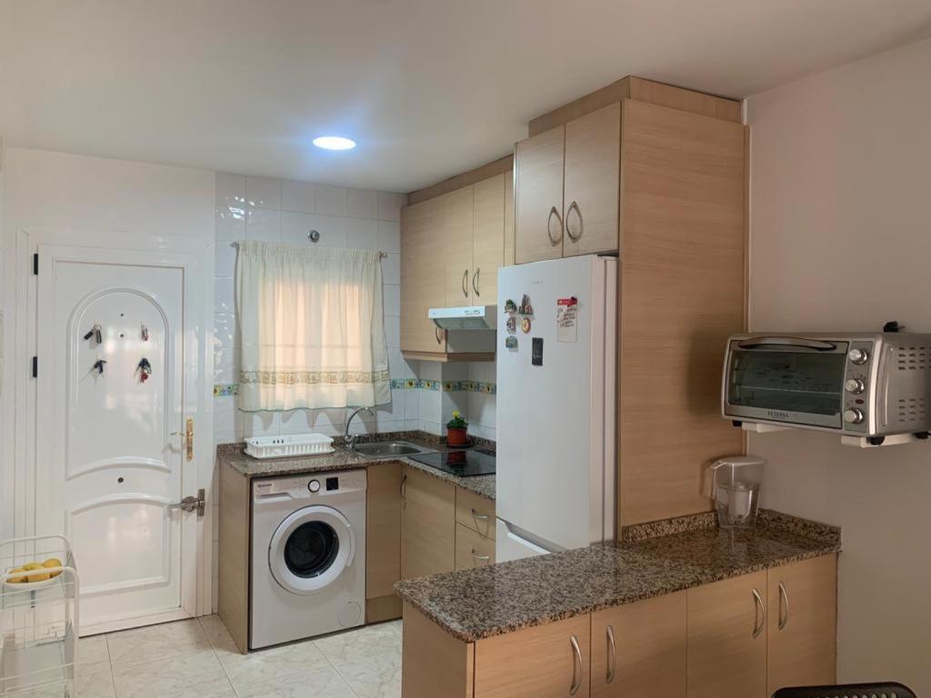 Alquilo Hermoso Apartamento En La Paradisiaca Oropesa Del Mar, 2Habitaciones, 1 Bano, Cocina, Salon, Aire Acondicionado Y Balcon A 400 Metros De La Playa Morro De Gos, Muy Cerca De Supermercados, Comercios Y Bares Exterior foto