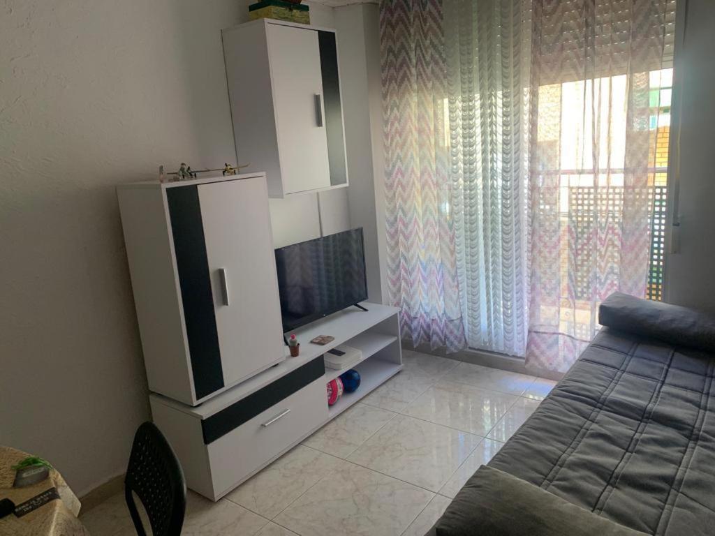 Alquilo Hermoso Apartamento En La Paradisiaca Oropesa Del Mar, 2Habitaciones, 1 Bano, Cocina, Salon, Aire Acondicionado Y Balcon A 400 Metros De La Playa Morro De Gos, Muy Cerca De Supermercados, Comercios Y Bares Exterior foto