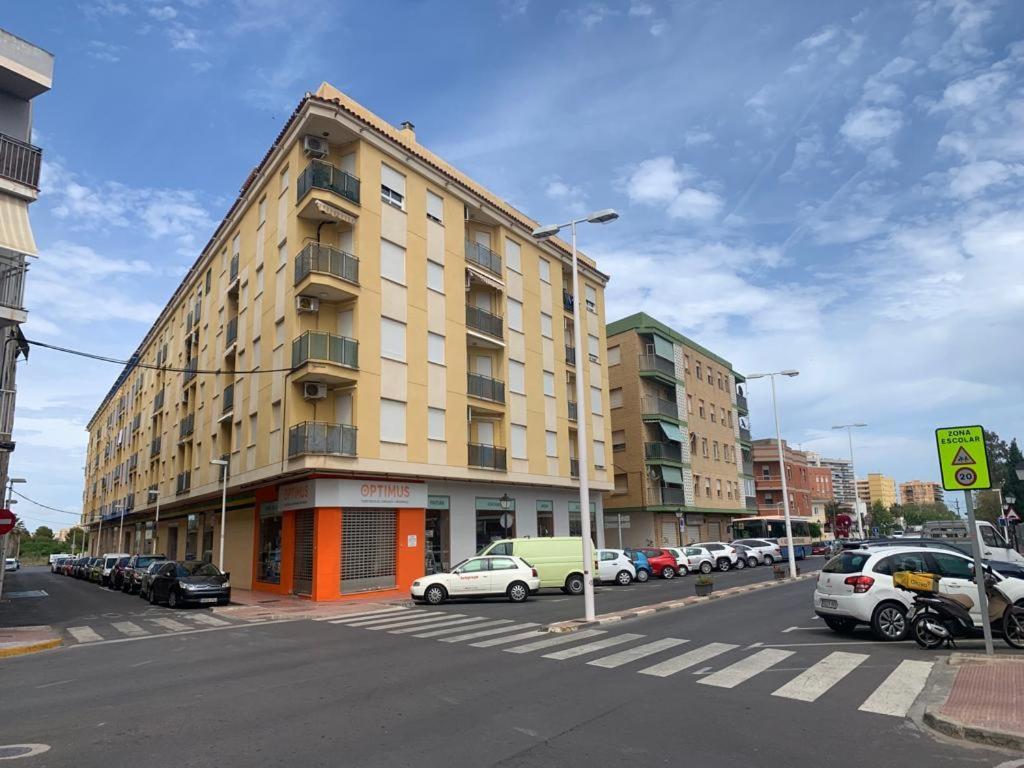 Alquilo Hermoso Apartamento En La Paradisiaca Oropesa Del Mar, 2Habitaciones, 1 Bano, Cocina, Salon, Aire Acondicionado Y Balcon A 400 Metros De La Playa Morro De Gos, Muy Cerca De Supermercados, Comercios Y Bares Exterior foto