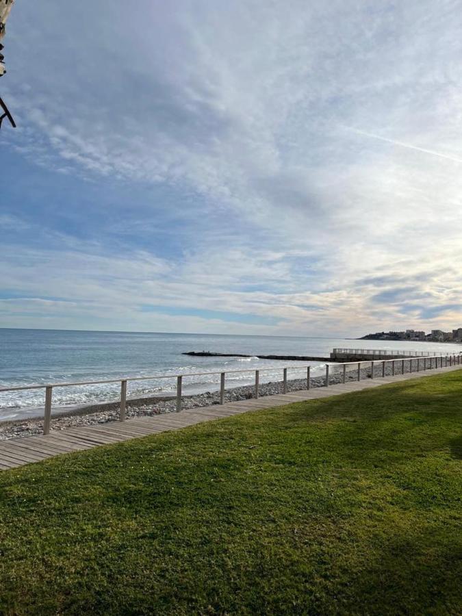 Alquilo Hermoso Apartamento En La Paradisiaca Oropesa Del Mar, 2Habitaciones, 1 Bano, Cocina, Salon, Aire Acondicionado Y Balcon A 400 Metros De La Playa Morro De Gos, Muy Cerca De Supermercados, Comercios Y Bares Exterior foto